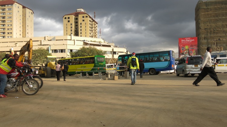Construction and movement near the yaya centre, Nairobi